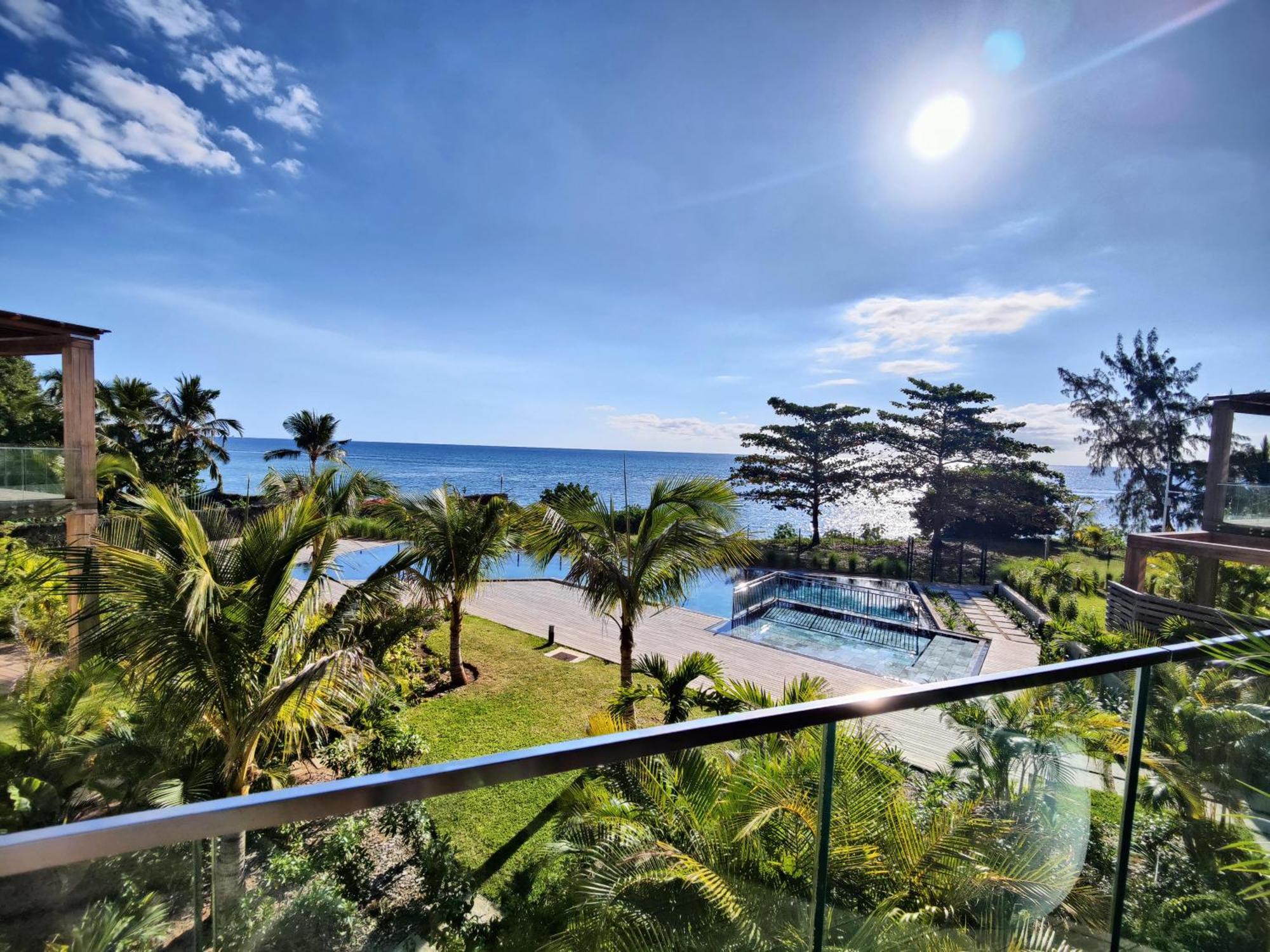 Ocean Point Beach Front Apartment بوينتي أو بيتشيز المظهر الخارجي الصورة