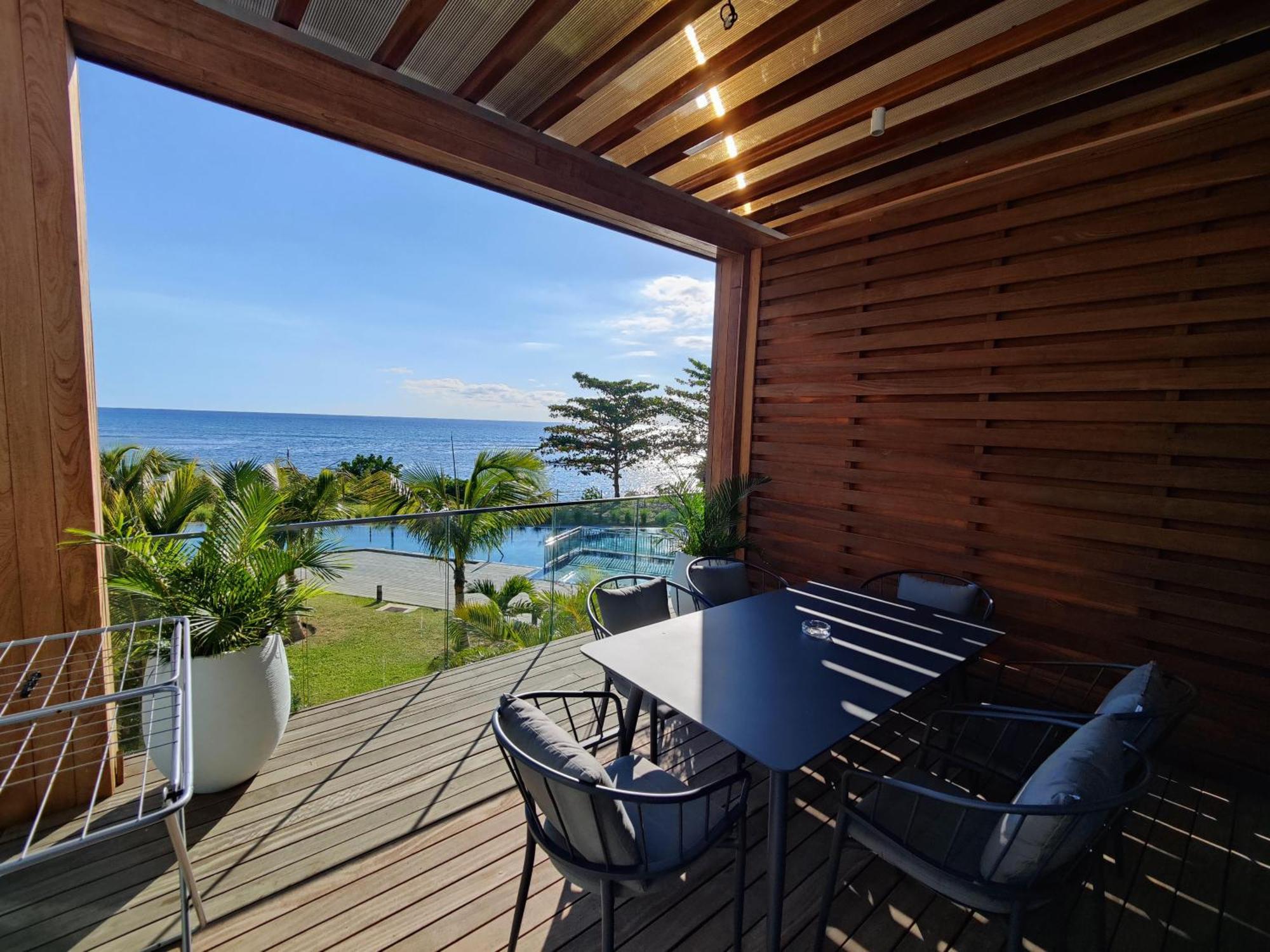 Ocean Point Beach Front Apartment بوينتي أو بيتشيز المظهر الخارجي الصورة