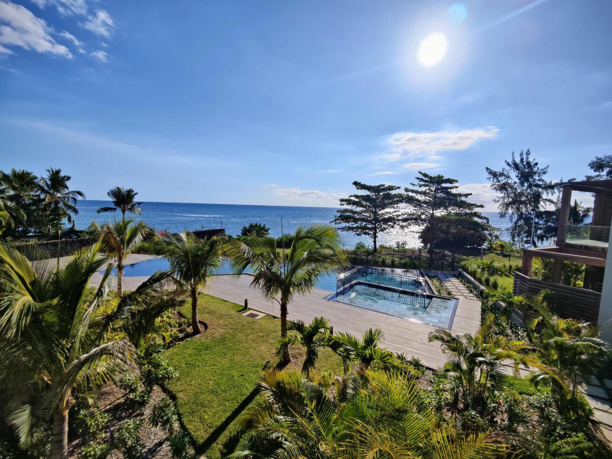 Ocean Point Beach Front Apartment بوينتي أو بيتشيز المظهر الخارجي الصورة