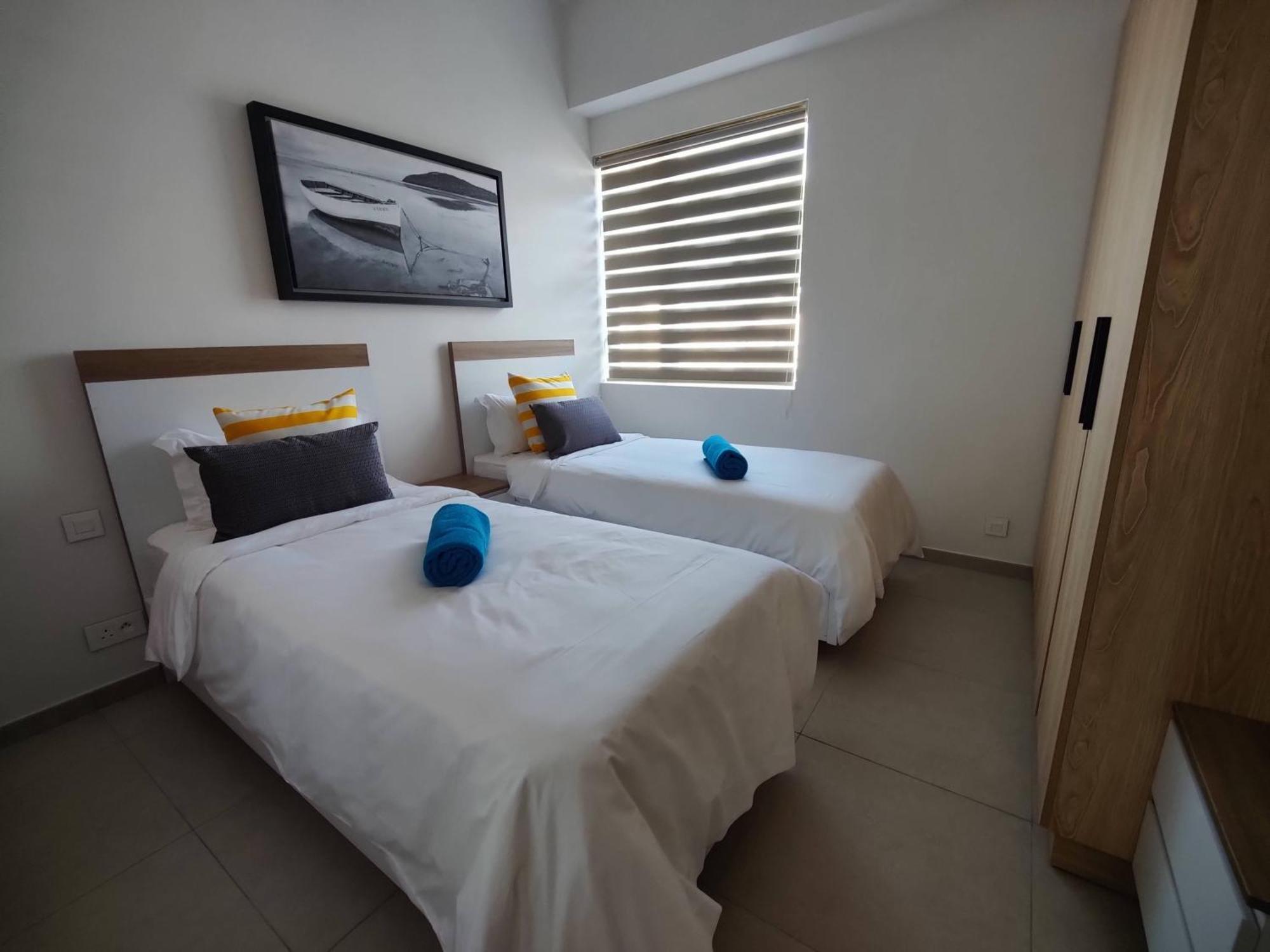 Ocean Point Beach Front Apartment بوينتي أو بيتشيز المظهر الخارجي الصورة